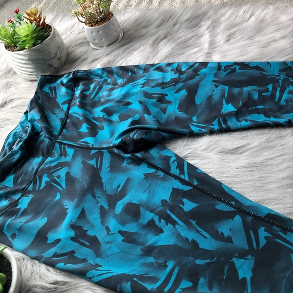 4/$30 ALL ITEMS WILL BE GONE BEFORE HOLIDAY AND NEGOTIABLE/BUY NOW! Reebok Pants - Picture 3 of 3